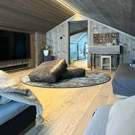 Mountain On Hogevarde With Majestic Views Flå