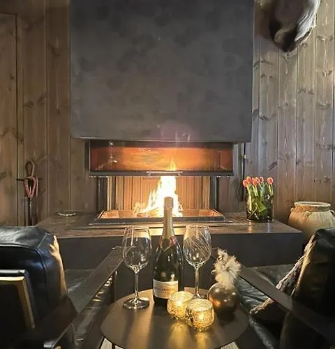 Fjellhytte Pa Hogevarde Med Majestetisk Utsikt *